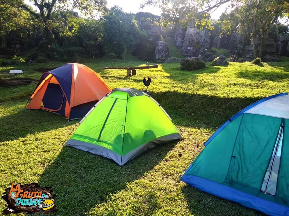 Отель Camp La Gruta Del Duende Куэцалан-дель-Прогресо Экстерьер фото