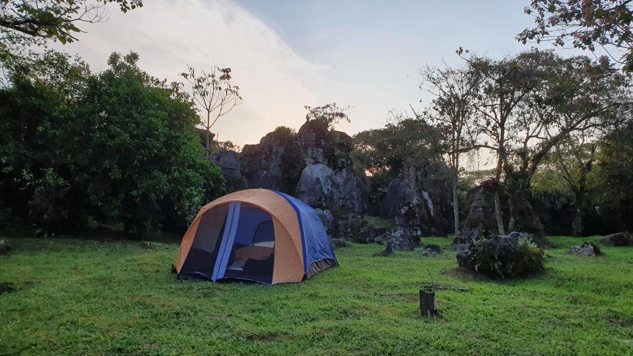 Отель Camp La Gruta Del Duende Куэцалан-дель-Прогресо Экстерьер фото
